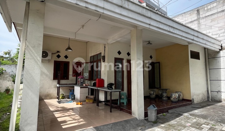 Dijual Rumah di Nol Jalan Raya Ketintang Surabaya 1