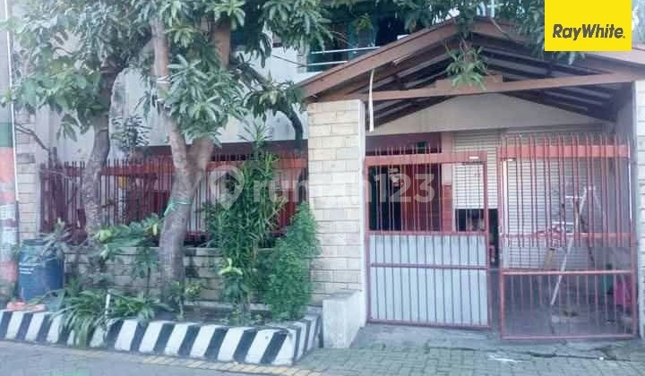 For Sale House on Jalan Bratang Binangun Surabaya 1