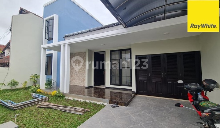 For Rent: 2-Story House in Satelit Utara, Surabaya For Rent: 2-Story House in Satelit Utara, Surabaya