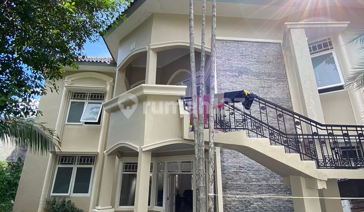 Luxurious 2-Story House in Lebak Bulus, Land Area 553 Sqm 1