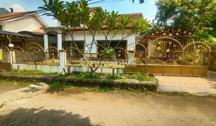 Rumah Super Teduh Dan Luas Di Perum Kemang Swatama
