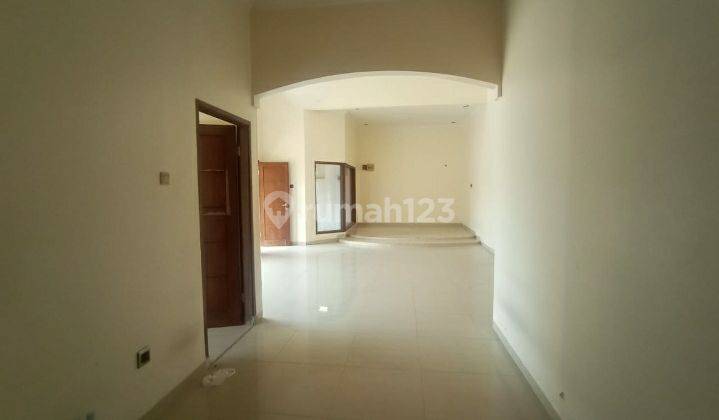 Rumah Super Teduh Dan Luas Di Perum Kemang Swatama 13