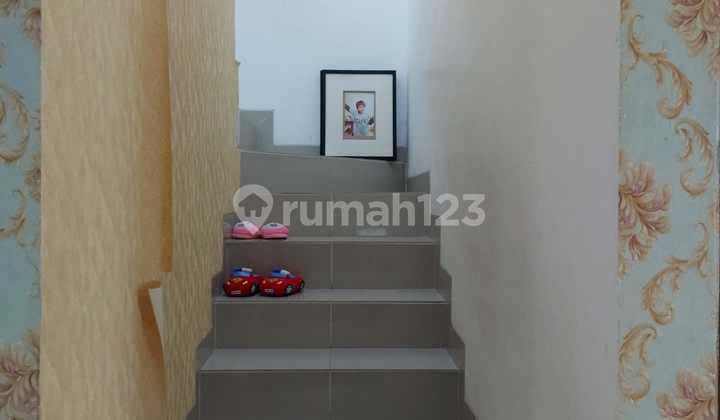 Rumah Nyaman Di Perumahan Elite Dekat Pintu TOL Krukut 8