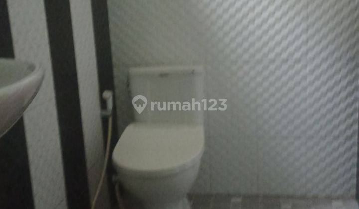 Rumah Asri, Lt. 245 M Dekat Pintu Tol Limo 2