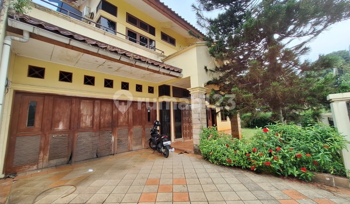 House at the Edge of South Jakarta, Land Area 500m, Villa Cinere Mas House at the Edge of South Jakarta, Land Area 500m, Villa Cinere Mas