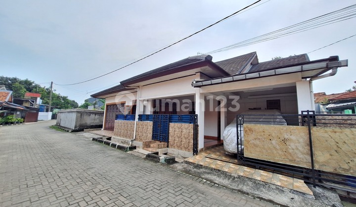 Cool House in a Comfortable Housing Complex, Land Area 361m² 2