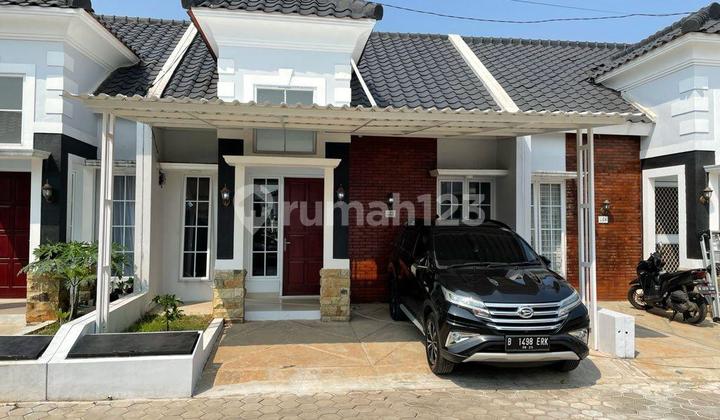 Rumah Teduh Hadap Timur Dekat Stasiun Depok