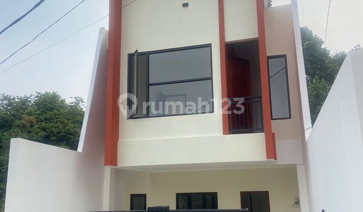 2-Storey House Ready to Occupancy, Flood-Free, East-Facing in Krukut, Depok 2