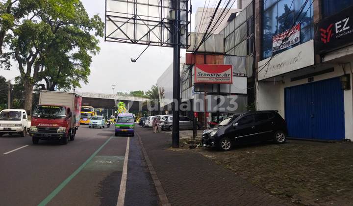 Ruko Cihampelas Bawah is suitable for a cafe, office, and boarding houses. 2