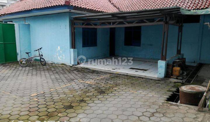 Di Kontrakan Gudang Luas di Jl. Amir Machmud  4