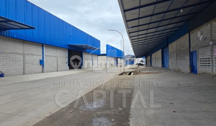 3 Gudang Konstruksi Baja Bersih Siap Pakai di Pergudangan Kopo Katapang 3 Gudang Konstruksi Baja Bersih Siap Pakai di Pergudangan Kopo Katapang