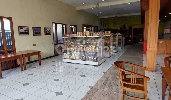 Ruko atau Rumah Cocok untuk Kantor di Jalan Cihampelas Bandung