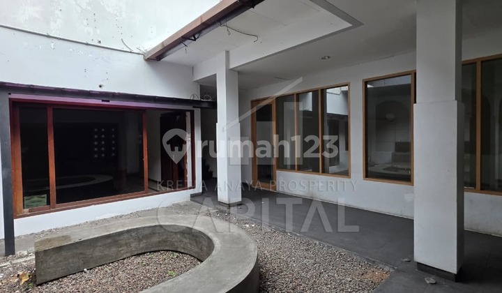 Ruang Usaha Ex Cafe di Sayap Pelajar Pejuang Bersih Terawat Siap Pakai Ruang Usaha Ex Cafe di Sayap Pelajar Pejuang Bersih Terawat Siap Pakai