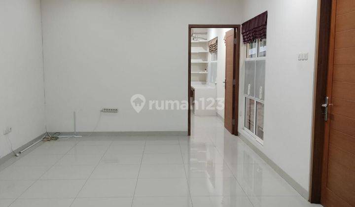 Rumah minimalis di Setraduta 2