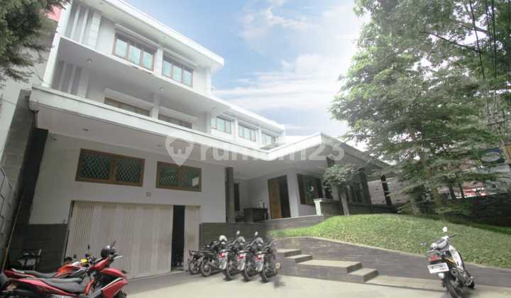 Rumah Kawasan Prestigius Cocok U/kuliner,kantor Dan Hunian