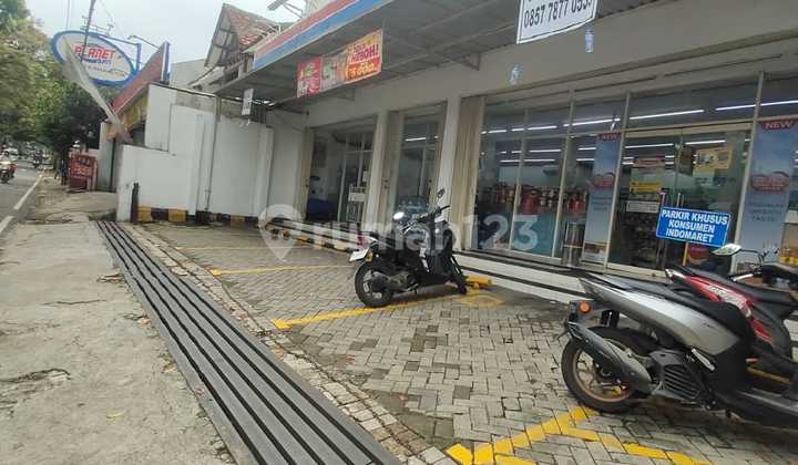 Very Strategic Business Space In Sarijadi