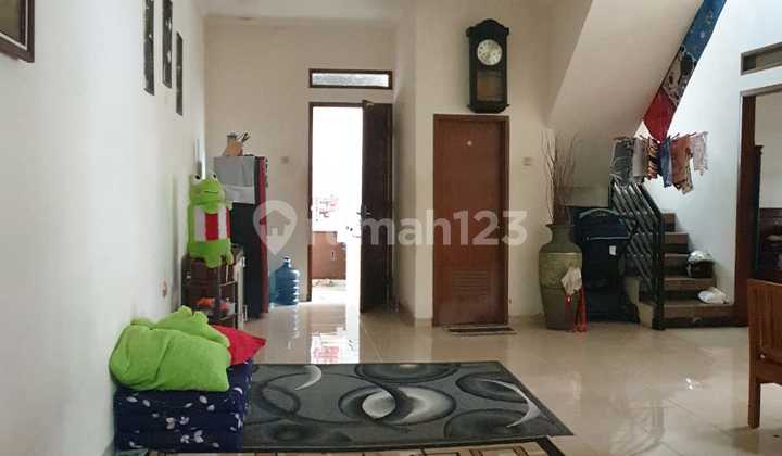 Rumah Hook 2 Lantai Sariwangi