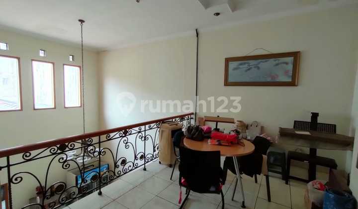 Price drop. Peaceful Mekarwangi neighborhood. 2