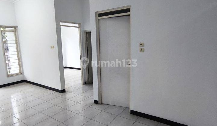 Dijual Rumah Tinggal  Renov Bagus Di Taman Kopo Indah 1