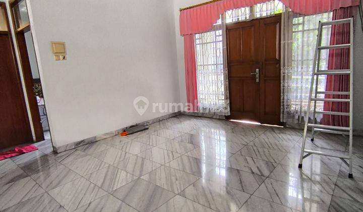 Rumah Tinggal Semi Furnished Dekat Pasteur  2