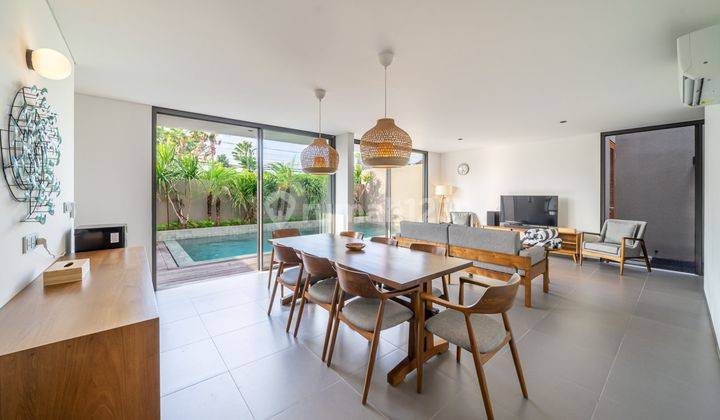 Villa Baru Modern Tropical  2 lantai  di Bidadari, Seminyak Furnished 2