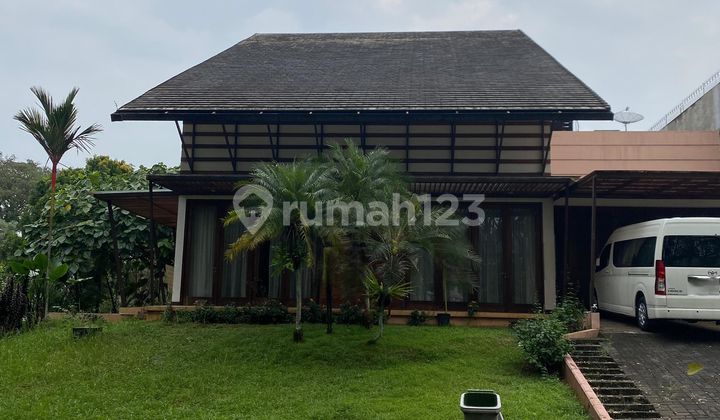 Dijual Cepat Rumah Hoek 2 Lantai Semi Furnished di Green Cove