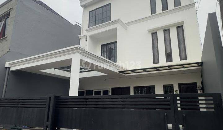 Rumah 3 Lantai Ada Kolam Renang Di Bumi Puspitek Asri Bsd 1