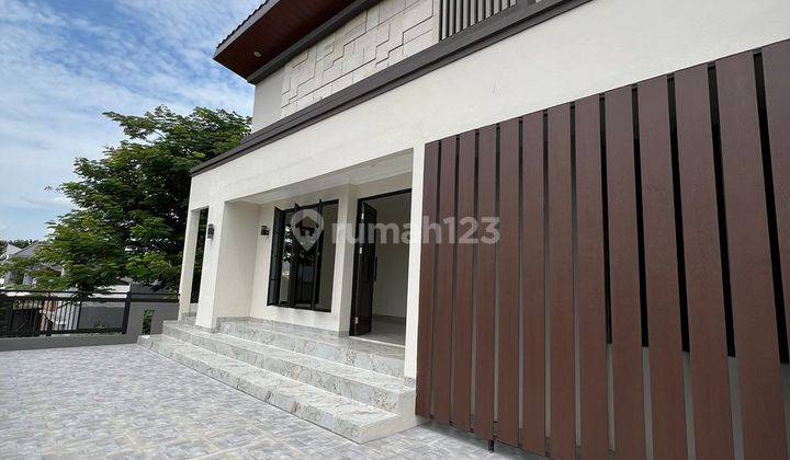 Dijual Rumah Modern Hook Taman Renovasi Total di The Icon Bsd 1