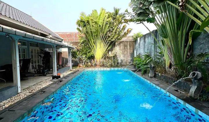 Rumah Luas di Jalan Ampera Raya Cocok Untuk Keluarga Besar  1