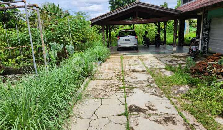 garasi/carport dijual rumah murah dan luas