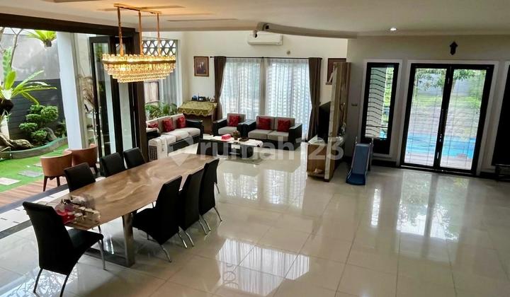 Dijual Rumah Mewah Modern Private Pool Hoek Taman di The Green 2
