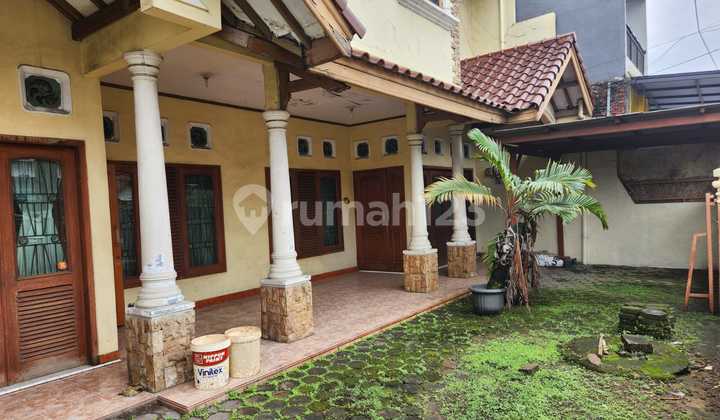 Rumah Pinggir Jln Raya di Depok 1