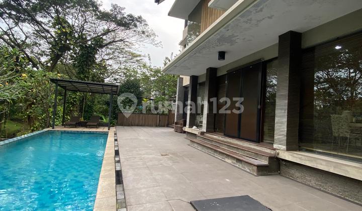 Di Jual Cepat Rumah di The Green BSD Ada Swimming Pool, Jacuzzi