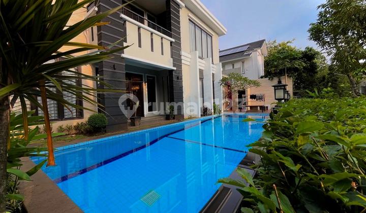 Dijual Rumah Mewah Modern Private Pool Hoek Taman di The Green