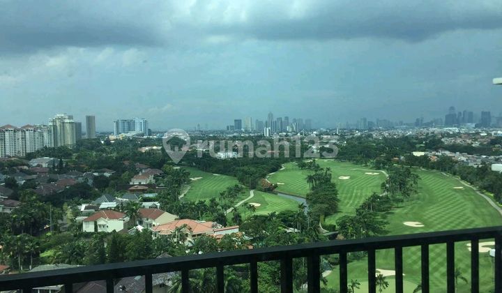 Pemandangan Golf Di Hampton's Park Apartement