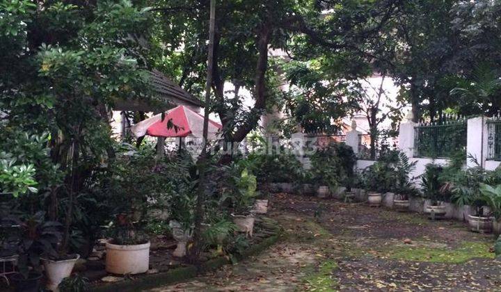 Rumah 2 Lantai di Jalan Prapanca Raya Menghadap Timur dan Butuh Renovasi 3