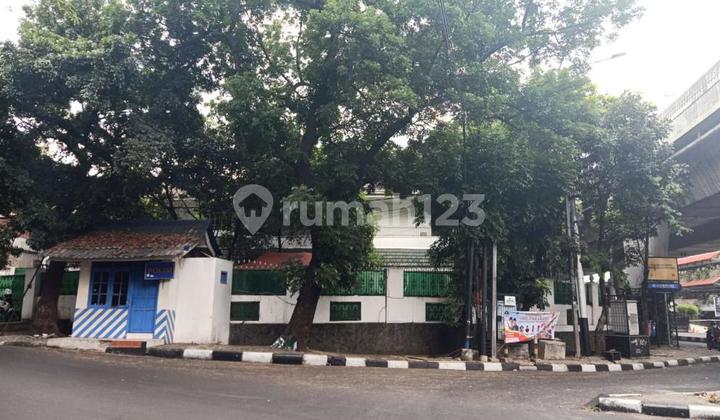 Rumah 2 Lantai di Jalan Prapanca Raya Menghadap Timur dan Butuh Renovasi 8