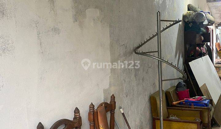 Rumah di Mampang Prapatan XVIII Butuh Renovasi 4