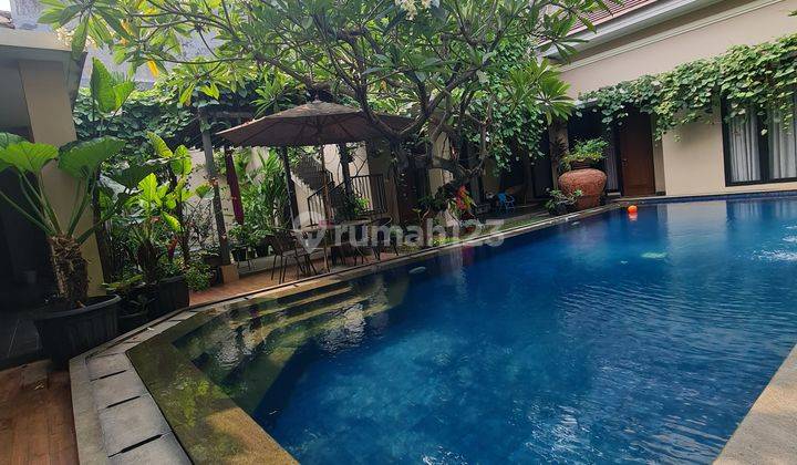 Rumah Bagus 2 Lantai dengan Konsep Tropical Resort di Jalan Emesde D Kemang Selatan 2