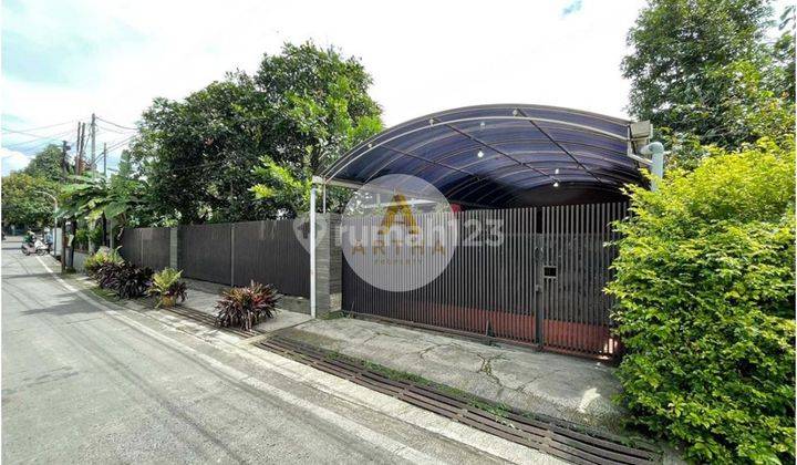 Rumah di Sarijadi siap huni Tanah luas taman depan belakang 1