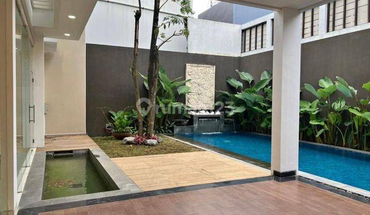 Rumah di Kota baru parahyangan semi furnished kolam renang pribadi 1