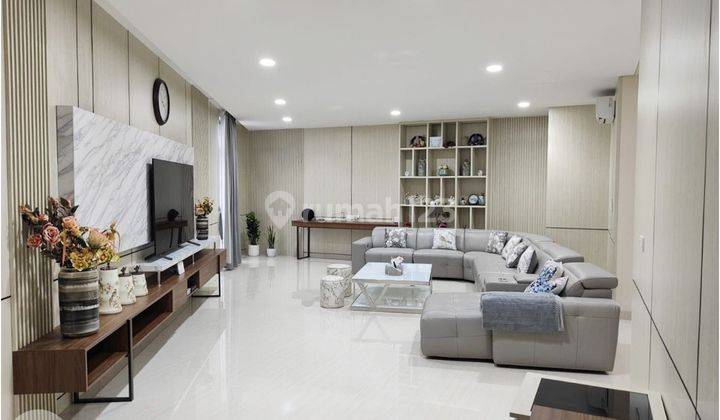 Rumah di summarecon cluster Emily full furnished siap huni  2