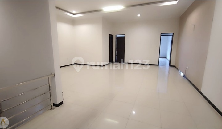 House in Mekaewangi, Moh. Toha, Close to the Toll Road, Ready to Occupy 2