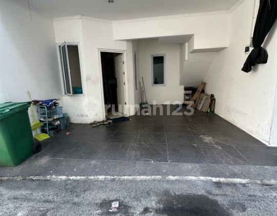 Dijual Rumah Siap Huni 3 lantai dalam Cluster di Kawasan Elit Cempaka Putih 2