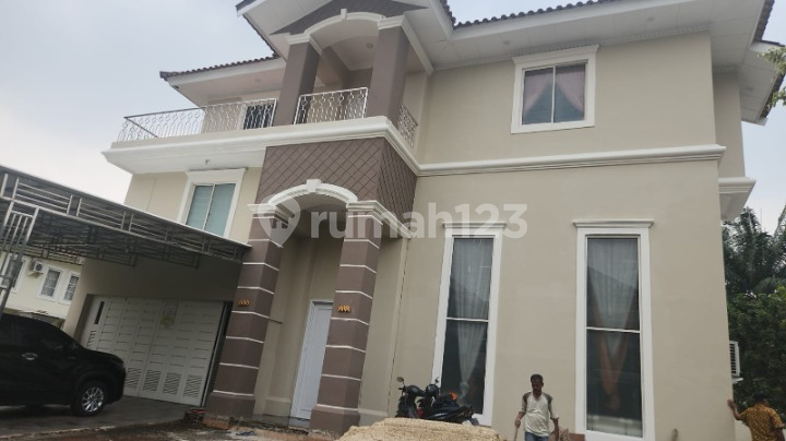 Dijual Rumah Mewah 3 lantai Taman Beverly Golf Lippo Karawaci 2