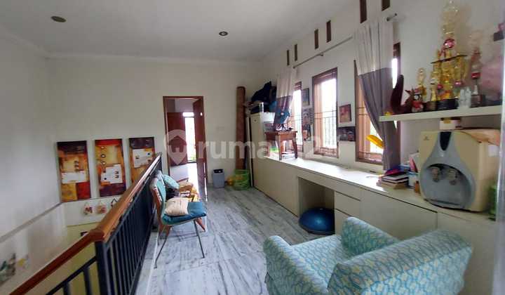 Rumah Taman Besar Asri Nyaman Dekat Binplaz Sektor 2 2