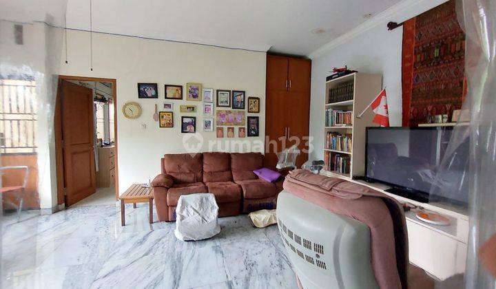 Rumah Taman Besar Asri Nyaman Dekat Binplaz Sektor 2 7