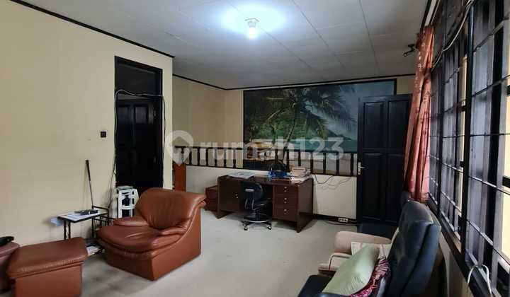 Dijual Rumah Luas di Jl Kanayakan Bandung Strategis