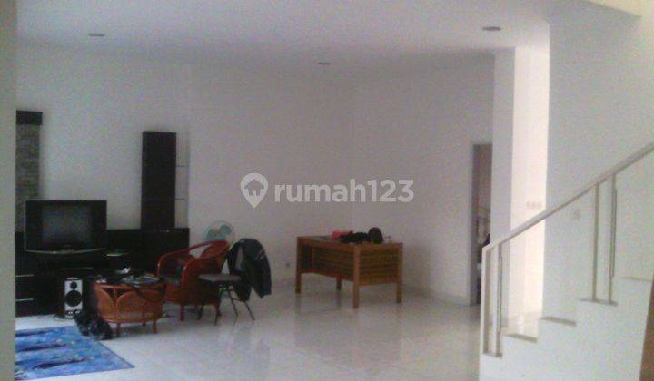 Disewa Rumah Siap Huni di Setraduta 4