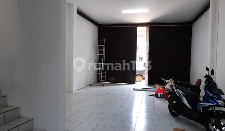Dijual Ruko Strategis Full Renov di Kebon Jati Bandung